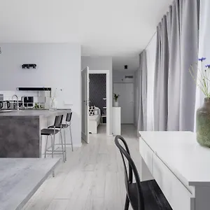 One Bedroom With A Balcony - Dietla 109 Street Cracovia